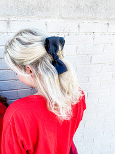 Wrapped In A Bow Claw Clip