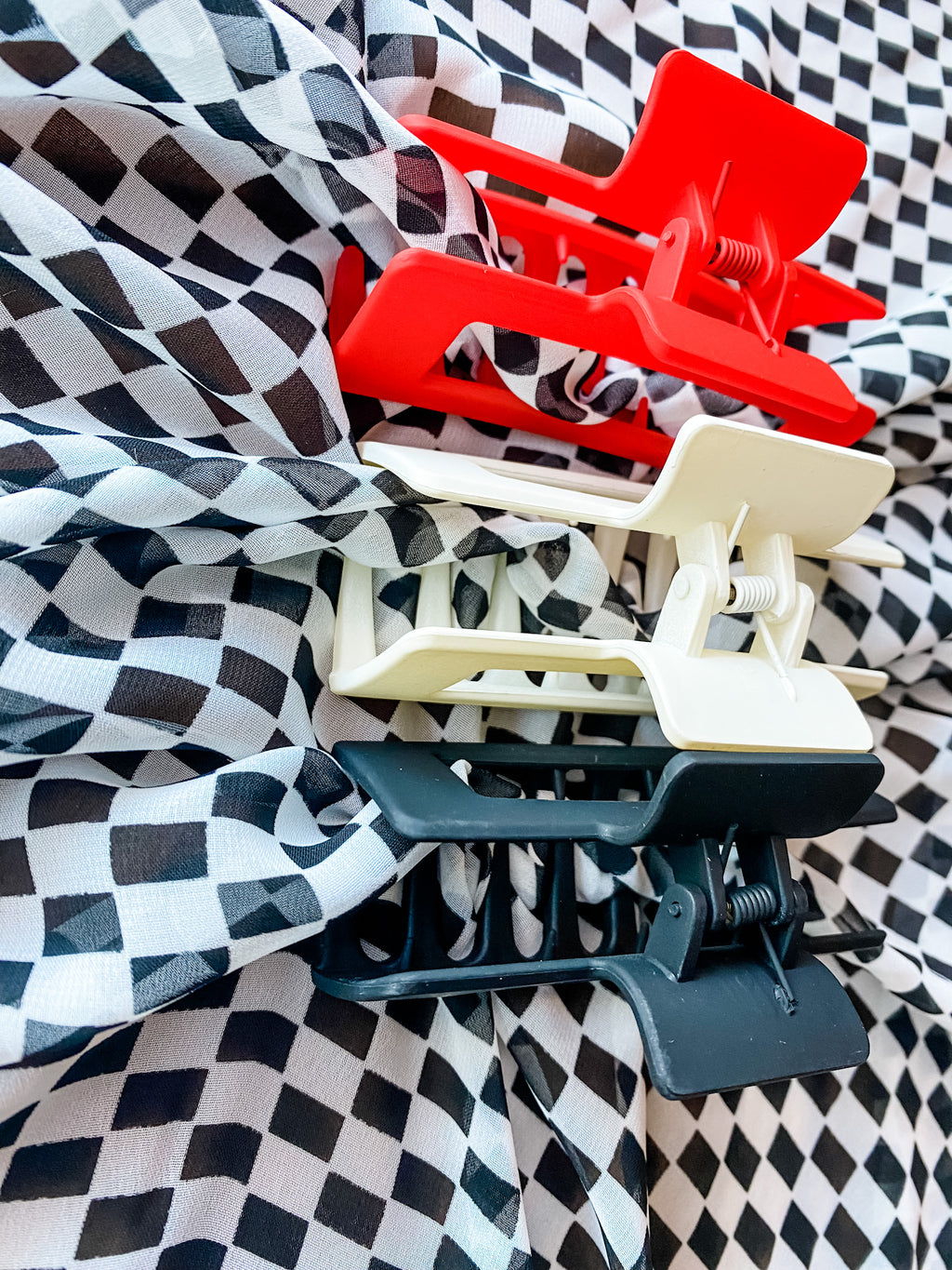 Basic Matte Claw Clip • Red, White Or Black
