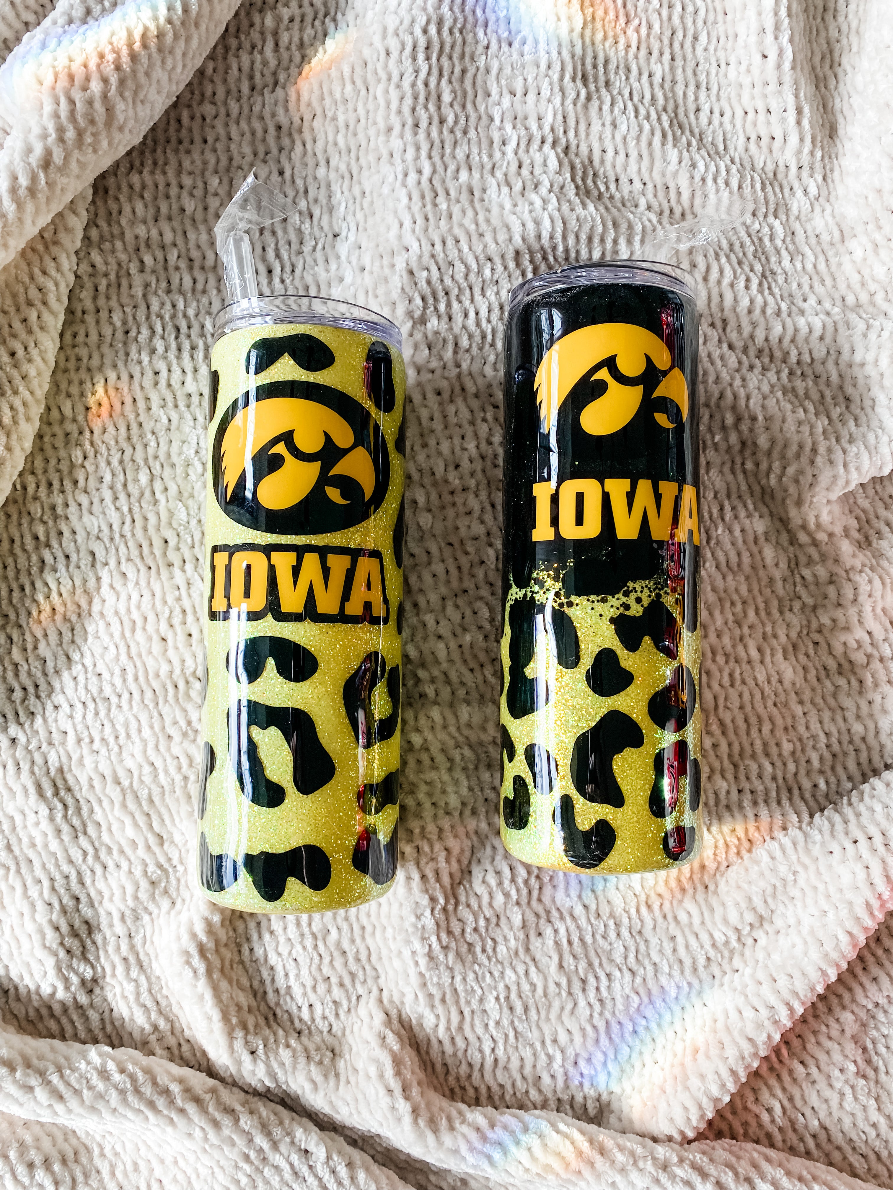 LAST ONE : LILY PUP TUMBLERS • HAWKEYES